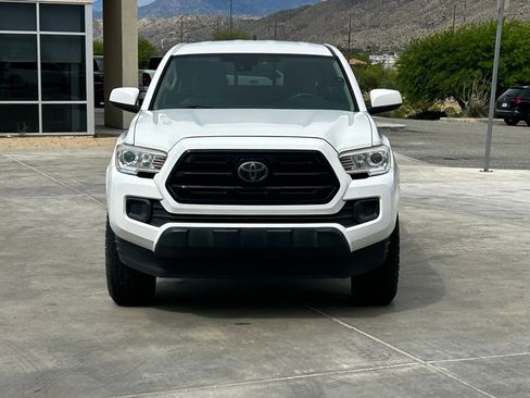 Used 2018 Toyota Tacoma SR image 2