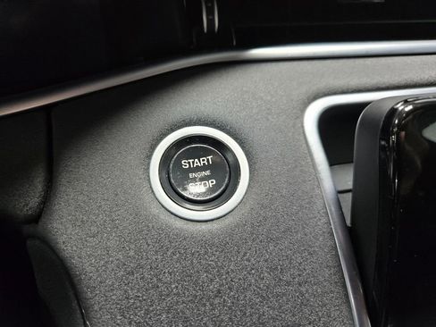 Used 2020 Land Rover Range Rover Evoque SE AWD/4WD image 17