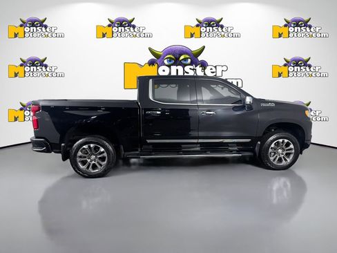 Used 2024 Chevrolet Silverado 1500 High Country w/ Technology Package image 4