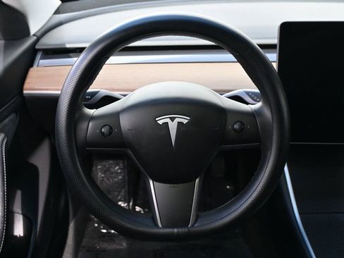 Used 2020 Tesla Model 3 Standard Range Plus image 8