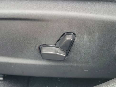 Used 2023 Chrysler 300 S w/ Comfort Group image 17