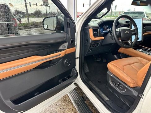 Used 2024 Ford Expedition Max Platinum image 14