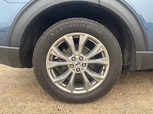 Used 2020 Ford Explorer XLT w/ Equipment Group 202A AWD/4WD image 18