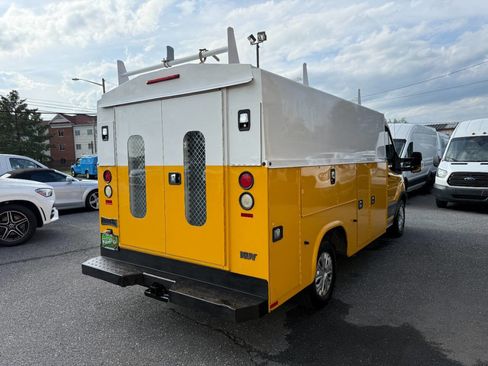 Used 2016 Ford Transit 250 138 w/ Interior Upgrade Package image 3