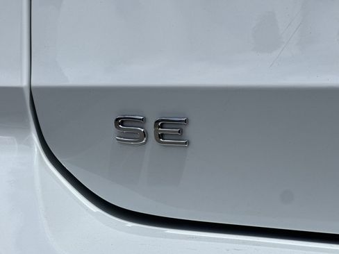 Used 2025 Volkswagen Taos SE FWD image 27