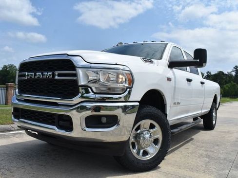 Used 2022 RAM 2500 Tradesman w/ Chrome Appearance Group AWD/4WD image 5