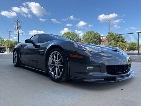 Used 2009 Chevrolet Corvette Z06 w/ Preferred Equipment Group RWD image 12