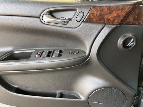 Used 2016 Chevrolet Impala LTZ image 31