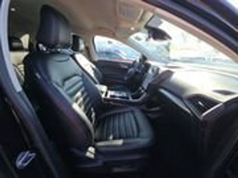 Used 2022 Ford Edge SEL w/ Convenience Package image 3