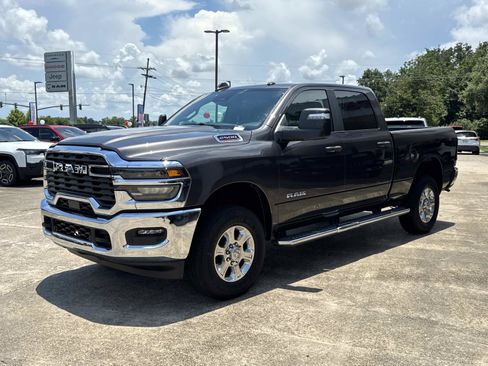 Used 2026 RAM 2500 Big Horn AWD/4WD image 3
