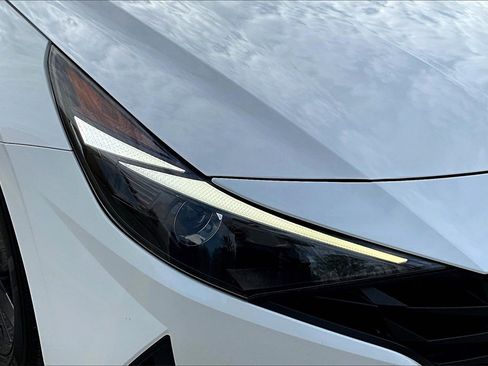 Used 2022 Hyundai Elantra SEL w/ Cargo Package image 29