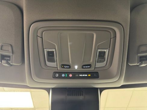 Used 2025 Chevrolet Silverado 2500 LT AWD/4WD image 40