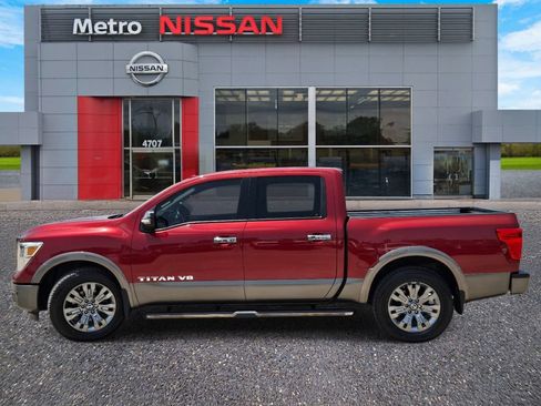 Used 2019 Nissan Titan Platinum Reserve RWD image 3
