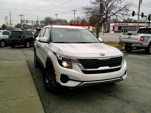 Used 2021 Kia Seltos LX image 4