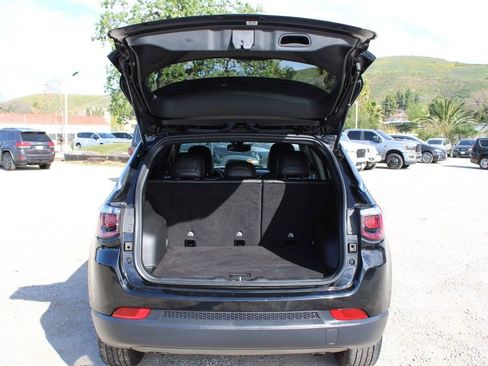 Used 2024 Jeep Compass Latitude image 28