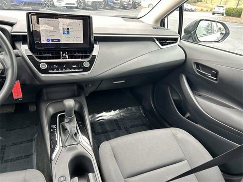 Used 2025 Toyota Corolla LE image 14