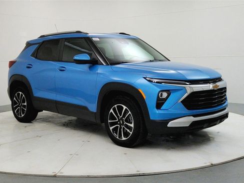 Used 2025 Chevrolet TrailBlazer LT image 1