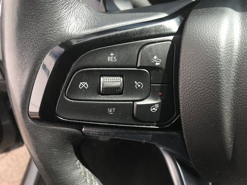 Used 2023 Buick Enclave Essence AWD/4WD image 32