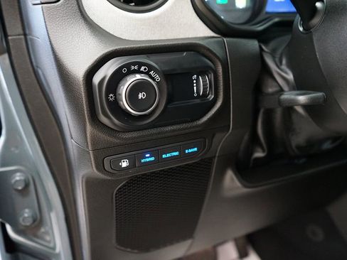 Used 2024 Jeep Wrangler Unlimited AWD/4WD image 28