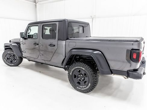 Used 2022 Jeep Gladiator Sport AWD/4WD image 4