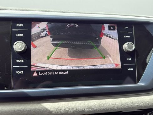 Used 2022 Volkswagen Taos SE image 19