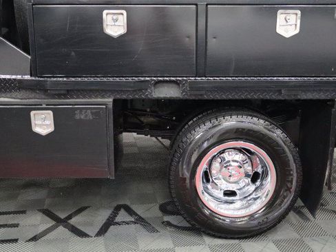 Used 2022 RAM 3500 Tradesman w/ Chrome Appearance Group AWD/4WD image 13