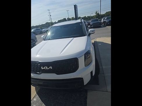 Used 2024 Kia Telluride SX X-Line AWD/4WD image 2