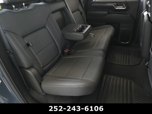 Used 2025 Chevrolet Silverado 2500 LT AWD/4WD image 32