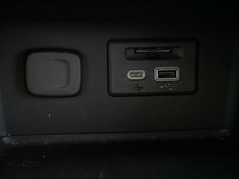 Used 2023 GMC Acadia SLT w/ Preferred Package image 31