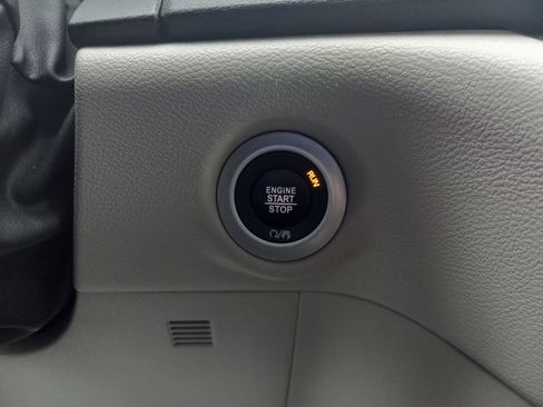 Used 2023 Chrysler Voyager LX FWD image 23
