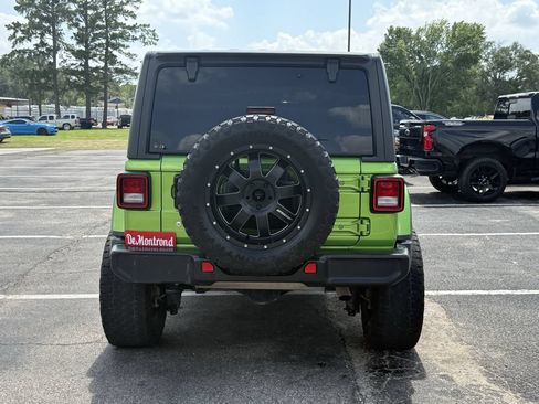 Used 2019 Jeep Wrangler Unlimited Sahara AWD/4WD image 6