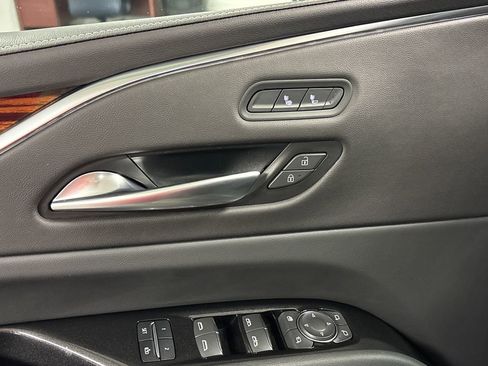 Used 2022 Cadillac Escalade Luxury RWD image 23