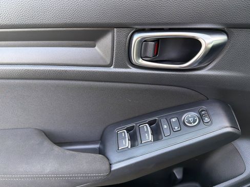 Used 2025 Honda Civic Sport image 10