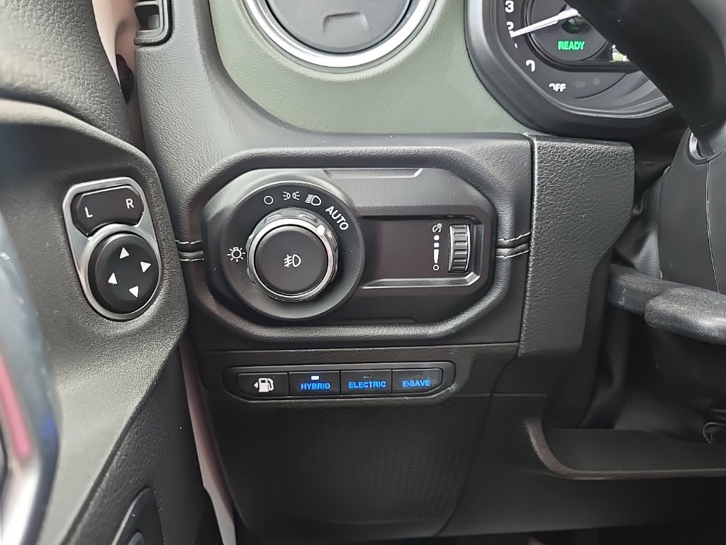 Used 2024 Jeep Wrangler High Altitude AWD/4WD image 16