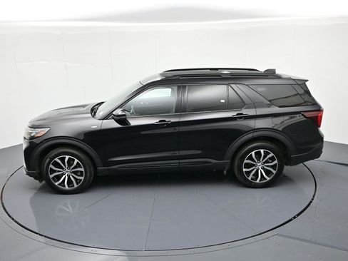 Used 2025 Ford Explorer ST-Line AWD/4WD image 24