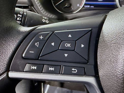 Used 2025 Nissan Sentra SV image 14