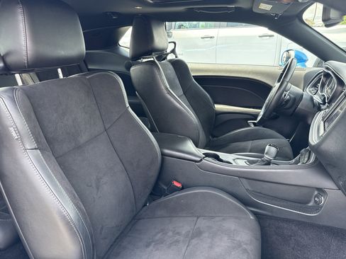 Used 2018 Dodge Challenger R/T Plus RWD image 31