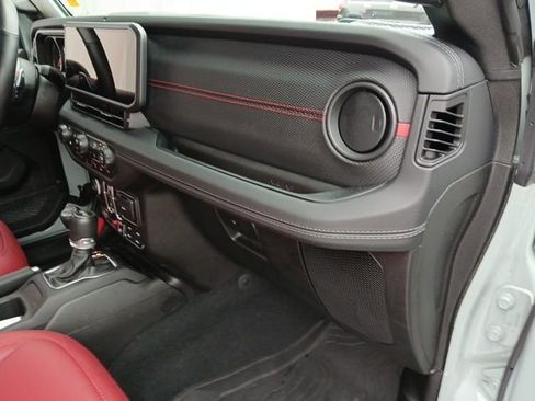 Used 2024 Jeep Wrangler Unlimited Rubicon 392 image 32