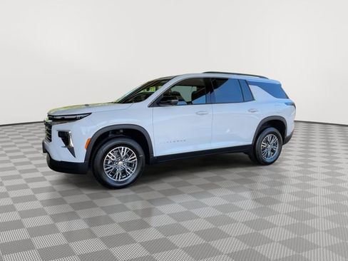 New 2026 Chevrolet Traverse LT w/ Driver Confidence Package AWD/4WD image 5
