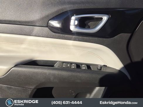 Used 2022 Jeep Compass Limited image 25