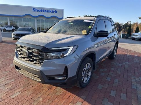 Used 2023 Honda Passport TrailSport image 1