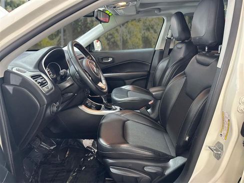 Used 2020 Jeep Compass Latitude AWD/4WD image 9