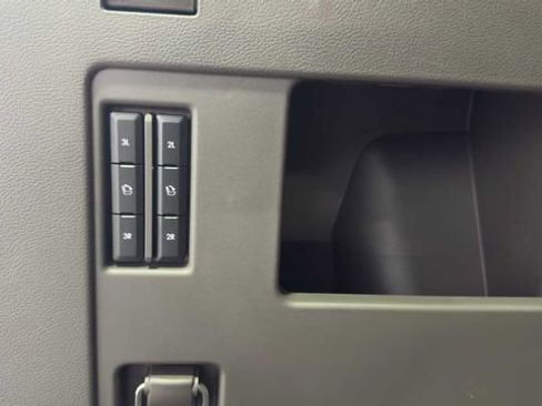 Used 2024 Lincoln Navigator Premiere image 40