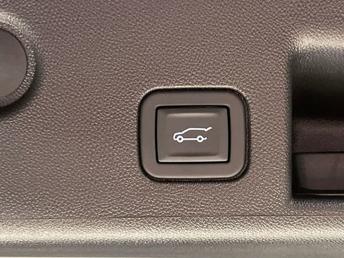 Used 2023 Chevrolet Equinox LT image 13