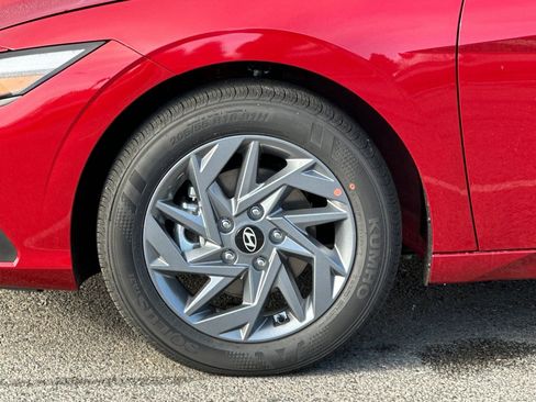 New 2026 Hyundai Elantra Hybrid FWD image 24