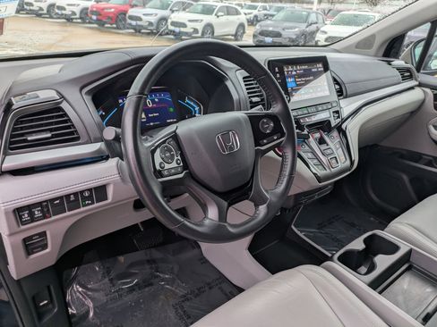 Certified 2024 Honda Odyssey Touring image 10