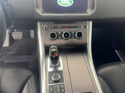 Used 2017 Land Rover Range Rover Sport HSE image 18