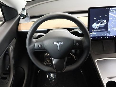 Used 2021 Tesla Model Y Long Range image 4