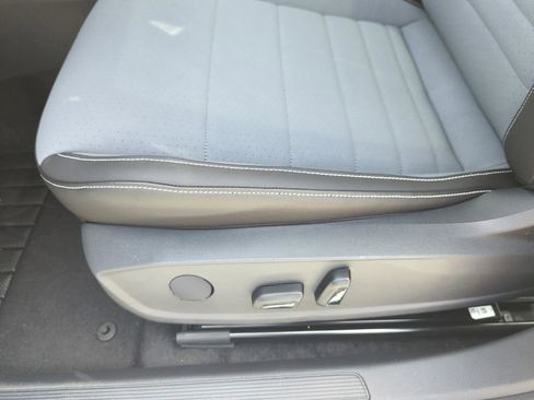 New 2026 Volkswagen Jetta SE FWD image 29