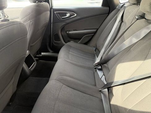 Used 2015 Chrysler 200 Limited w/ Convenience Group FWD image 5